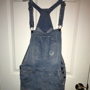 Overall shorts